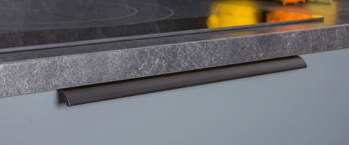 Hosszú méretű élfogantyúk – modern és praktikus bútorfogantyú megoldások