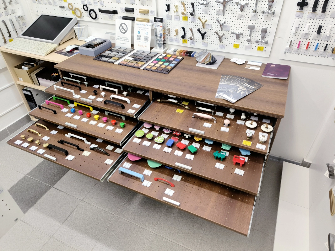 Fogantyushop minta komód