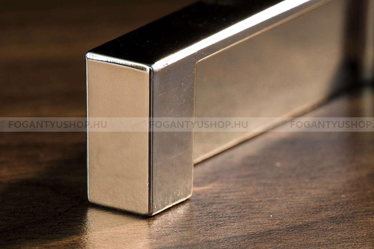 RUJZ-DESIGN-Fogantyu---454.20---Ezust-inox-(szalcsiszolt)---Egy-meretben-gyartott-fem-butorfogantyu