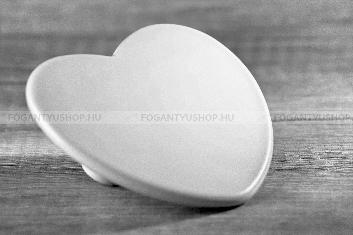 RUJZ DESIGN Fogantyú - Gyerek szív szívecske 32 601.26 - furattáv 32 mm - Fehér belo - Farmer szövet - Színes gyerekbútor fogantyú