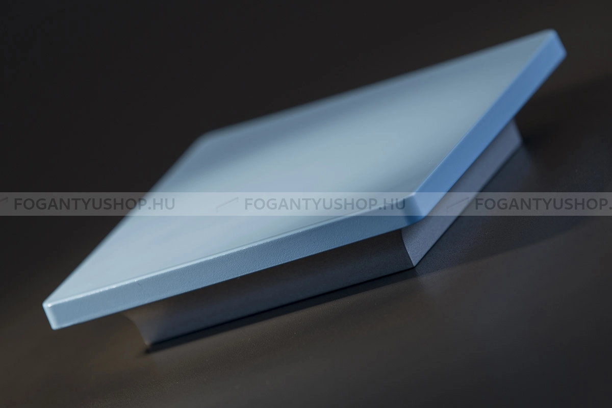 RUJZ-DESIGN-Fogantyu---596.22---Matt-krom---Barbi-kek---Szines-feluletu-muanyag-butorfogantyu