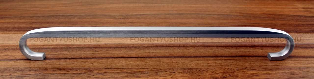 RUJZ-DESIGN-Fogantyu---619.10---Matt-krom-szalcsiszolt---Tobb-meretben-gyartott-fem-butorfogantyu