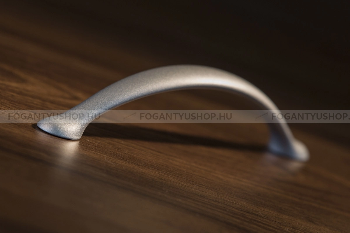RUJZ-DESIGN-Fogantyu---320.14---Matt-krom---Egy-meretben-gyartott-fem-butorfogantyu