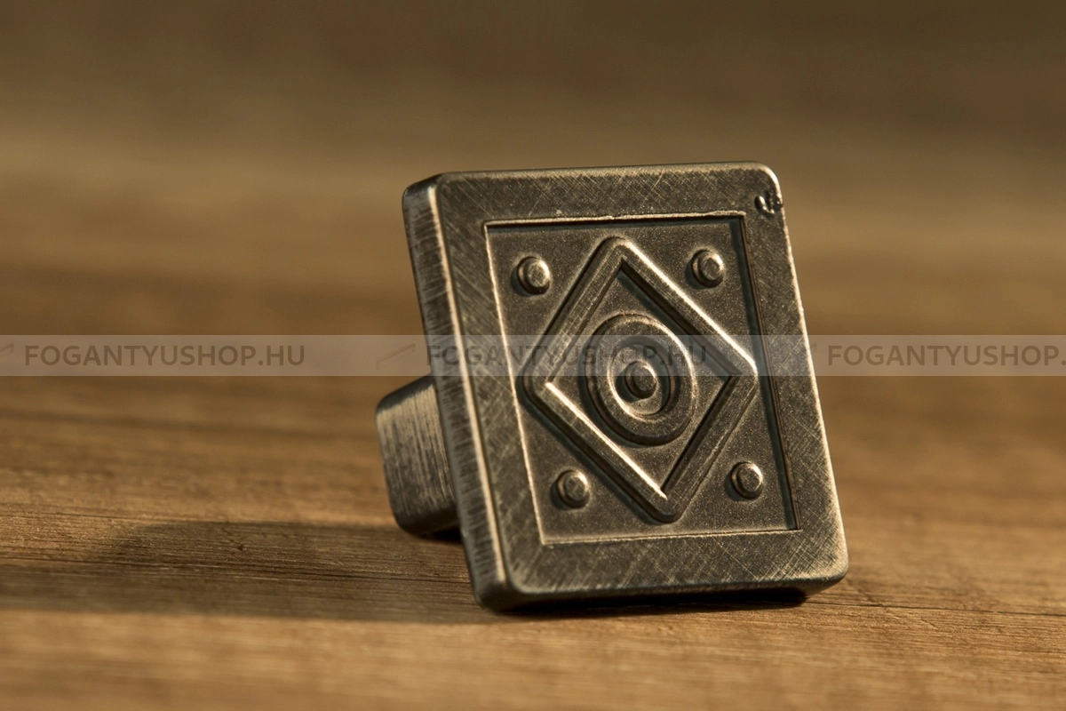 RUJZ-DESIGN---Fogantyu---826.30c---Vintage-koptatott-fekete---Antikolt-vintage-fem-gombfogantyu-(szogletes-kerek)