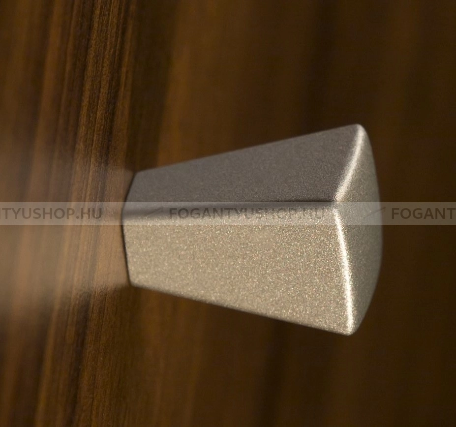 RUJZ DESIGN Gomb fogantyú - 199.15L Festett hatás - 1 furatos - Festett aluminium hatás MCrEL - Zamak fém ötvözet - Fém gombfogantyú, bútorgomb (szögletes, kerek)