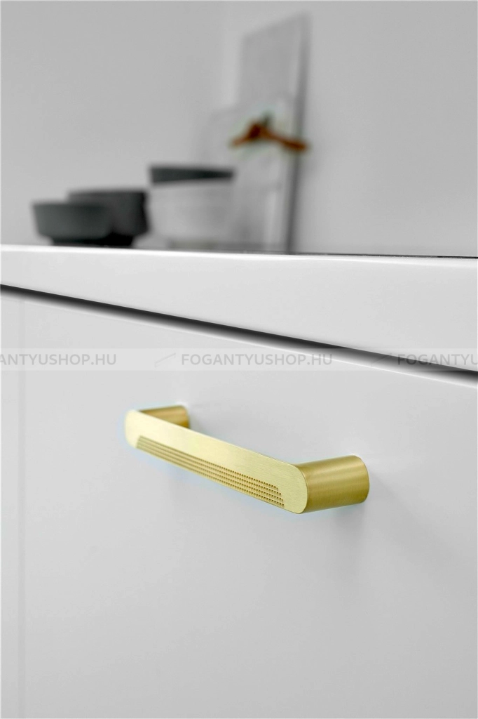 FURNIPART-Fogantyu-METRO---Szalcsiszolt-sargarez-I.---Antikolt-rusztikus-fem-butorfogantyu