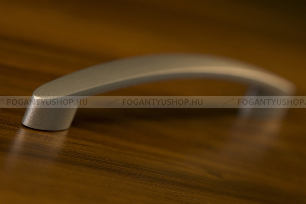 RUJZ DESIGN Fogantyú - 360.28 - Ezüst inox (szálcsiszolt) - Egy méretben gyártott fém bútorfogantyú