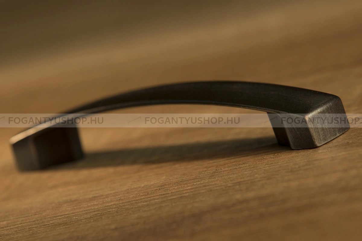 RUJZ-DESIGN-Fogantyu---583.19---Vintage-koptatott-fekete---Klasszikus-vintage-feluletu-butorfogantyu