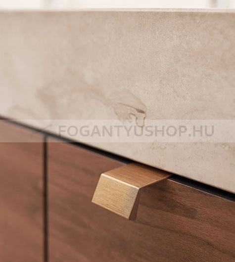 FURNIPART-Fogantyu-BENCH---Szalcsiszolt-sargarez-II.---Butorajto-elere-ultetheto-szines-fem-fogantyu