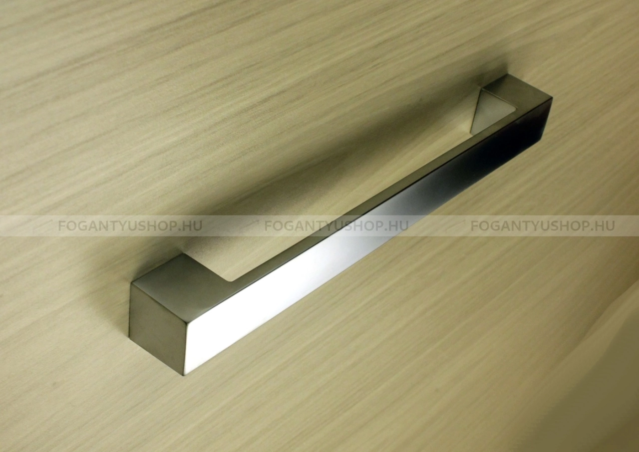 GRIMME-Fogantyu---FG086347.30---Matt-krom---Egy-meretben-gyartott-fem-butorfogantyu