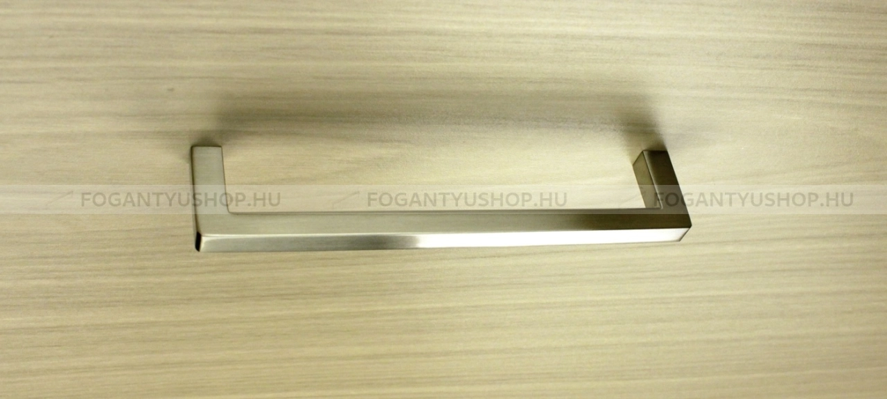 GRIMME Bútorfogantyú - 128 FG089414.19 - furattáv 128 mm - Ezüst inox (szálcsiszolt) SNiL - Inox - Egy méretben gyártott fém bútorfogantyú