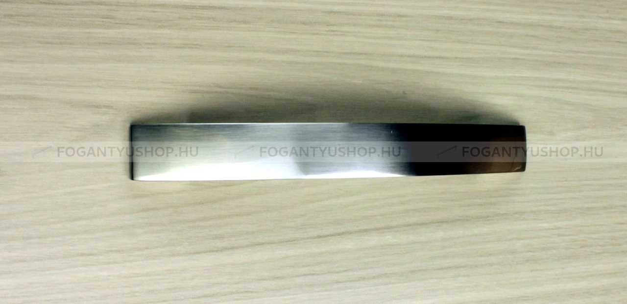 GRIMME-Fogantyu---08948446.19---Ezust-inox-(szalcsiszolt)---Egy-meretben-gyartott-fem-butorfogantyu