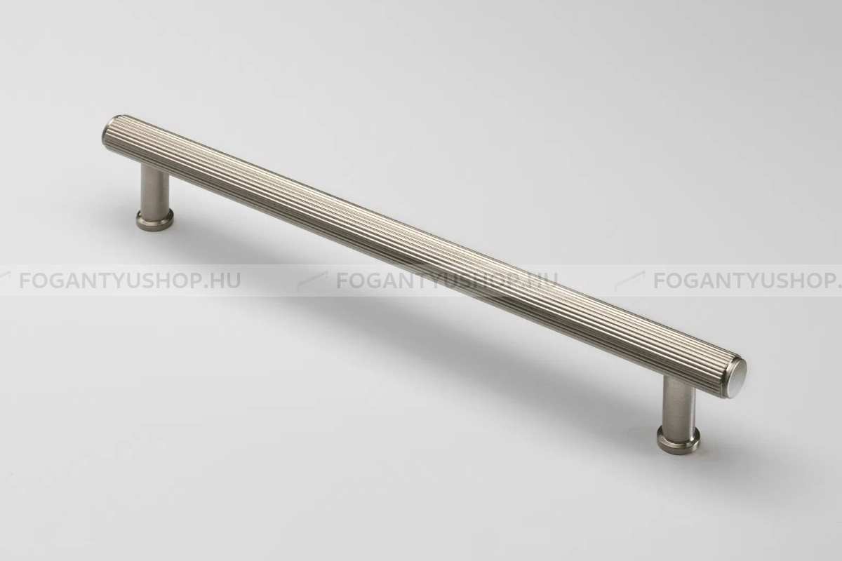 CROFTS & ASSINDER Bútorfogantyú - Stirling 160 - furattáv 160 mm - szatén nikkel - Réz - Prémium két furatos bútorfogantyúk