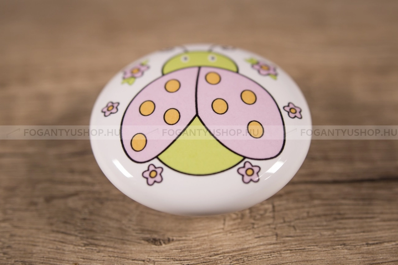 TOMURCUK Fogantyú - Gyerek B-142 KATICA FTB142KATICA - 1 furatos - Porcelán - Mesefigurás, állatos gyerekbútor fogantyú