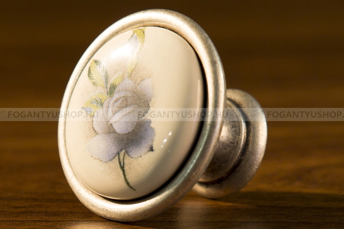 GIUSTI Gombfogantyú - P07011315 - 1 furatos - Antik ezüst  - Zamak fém ötvözet, Porcelán - Porcelán, porcelánnal kombinált antikolt fém gombfogantyú