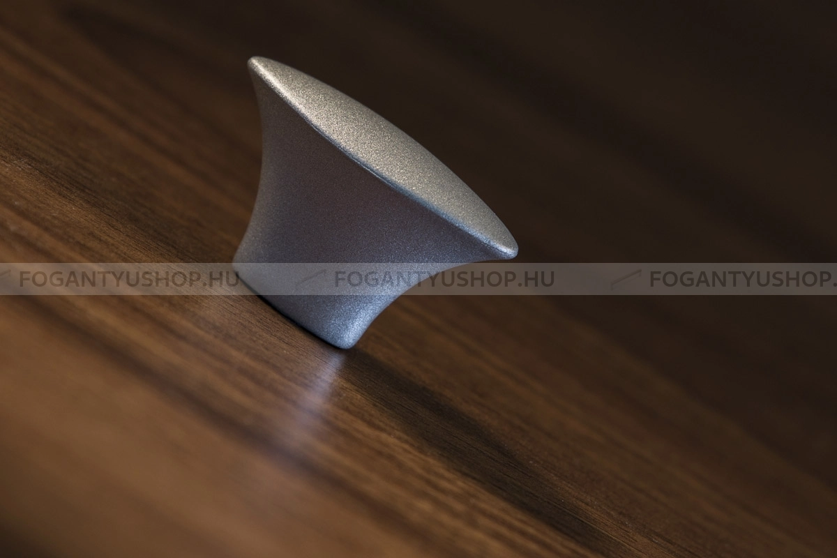 RUJZ-DESIGN-Fogantyu---174.16---Matt-krom---Butor-fem-gombfogantyu-(szogletes-kerek)