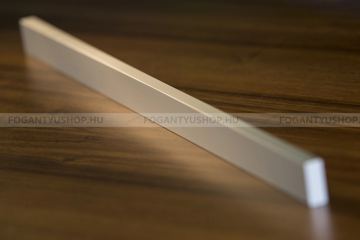 RUJZ-DESIGN-Fogantyu---333.08---Aluminium---Tobb-meretben-gyartott-fem-butorfogantyu