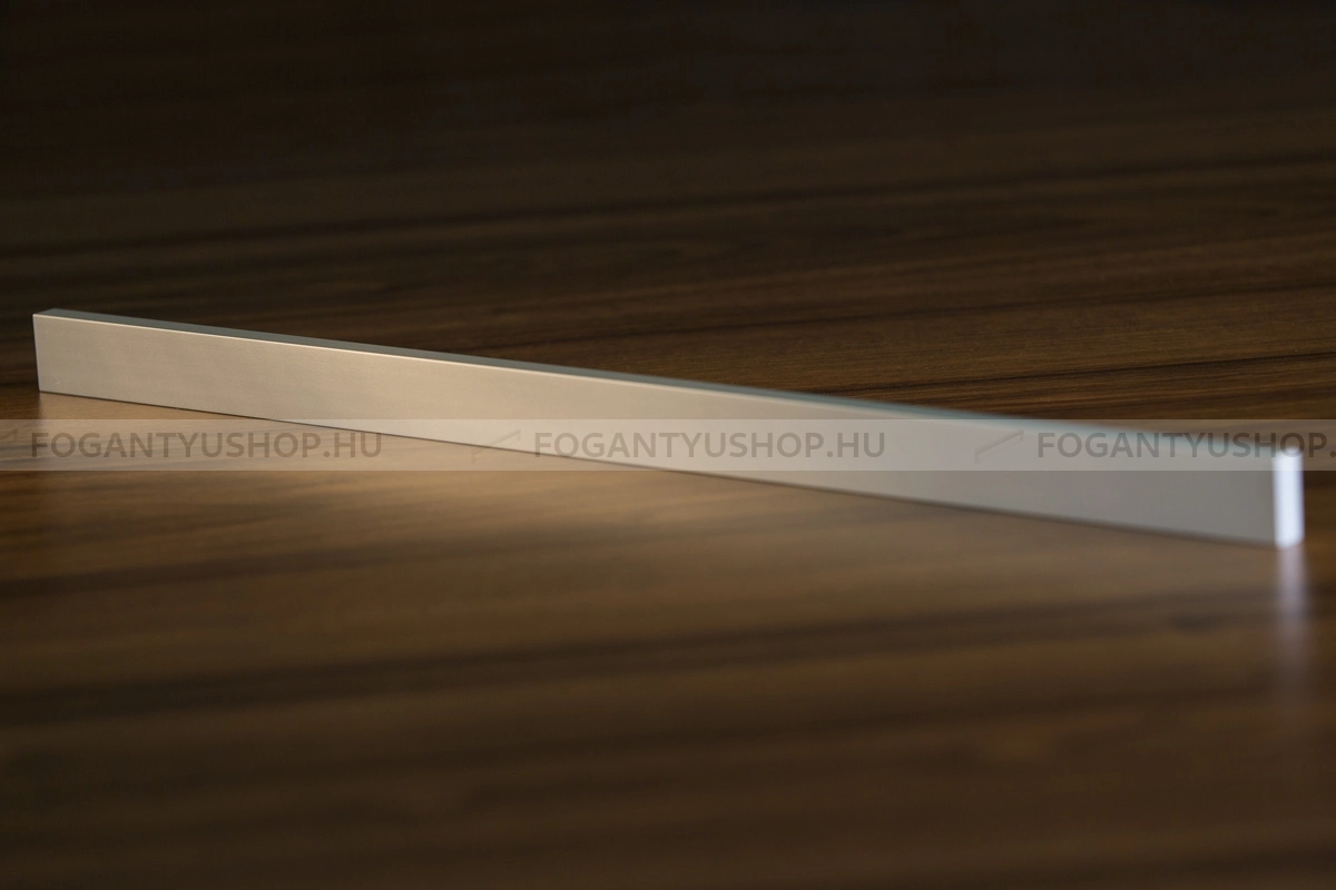 RUJZ-DESIGN-Fogantyu---333.08---Aluminium---Tobb-meretben-gyartott-fem-butorfogantyu