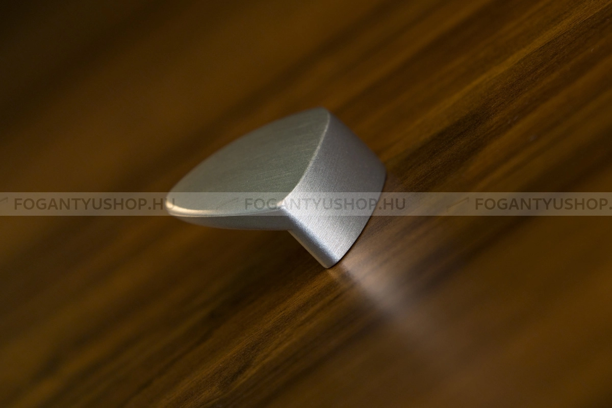 RUJZ DESIGN Fogantyú - 367.20 - Ezüst inox (szálcsiszolt) - Fém gombfogantyú, bútorgomb (szögletes, kerek)