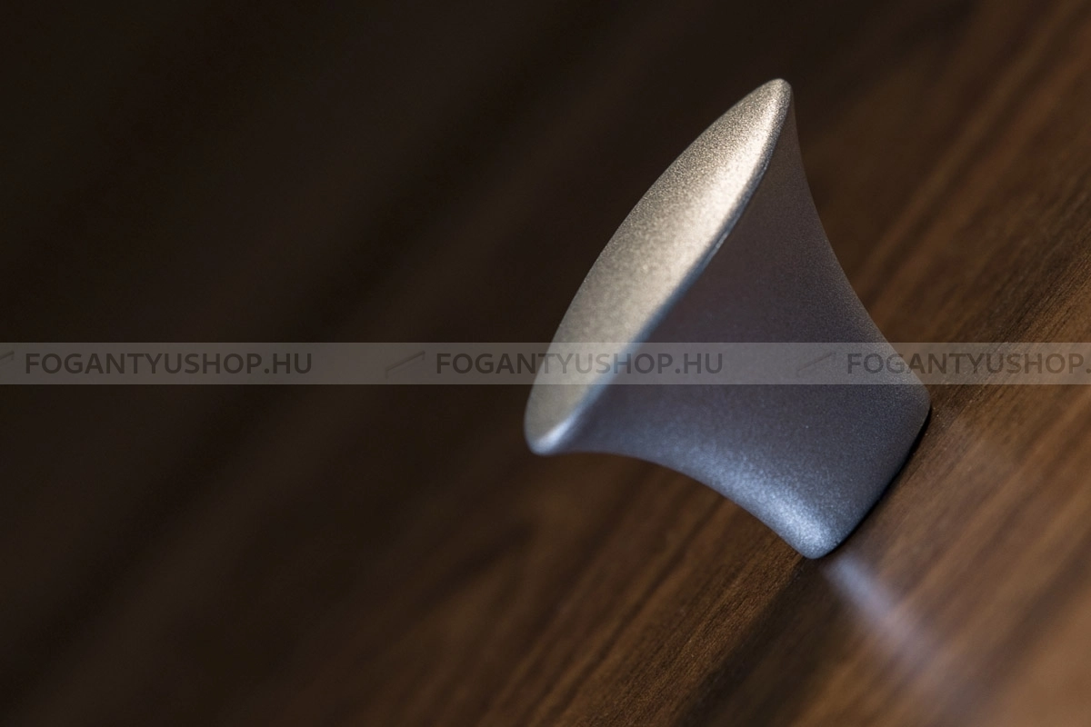 RUJZ DESIGN Gombfogantyú - 174.16 - 1 furatos - Matt nikkel MNiL - Zamak fém ötvözet - Fém gombfogantyú, bútorgomb (szögletes, kerek)