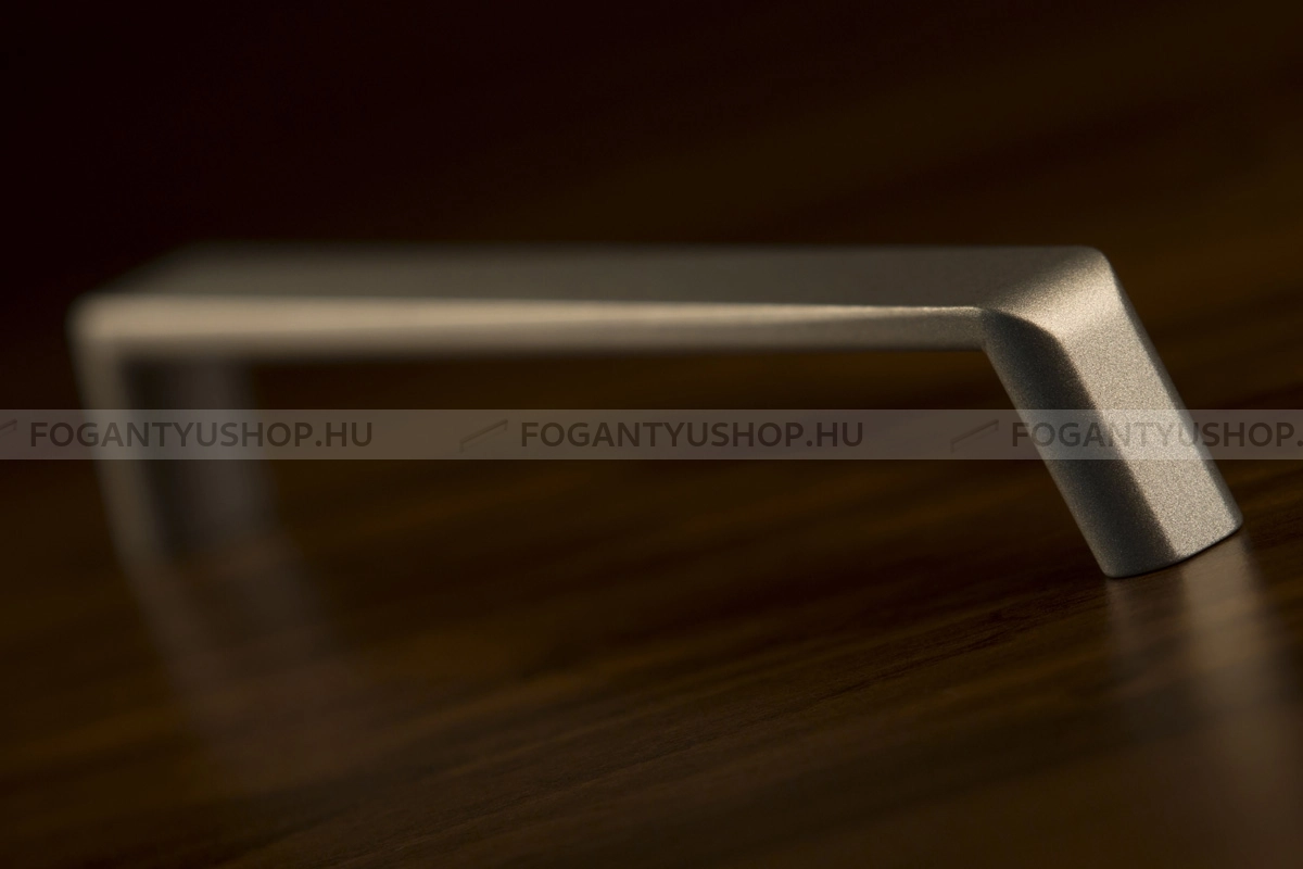 RUJZ-DESIGN---Fogantyu---580.26---Matt-krom---Tobb-meretben-gyartott-fem-butorfogantyu