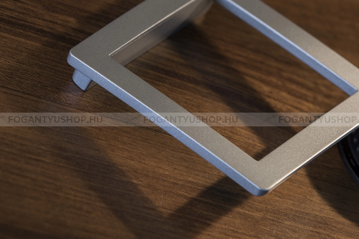 RUJZ-DESIGN-Fogantyu---557.03---Matt-krom---Butor-fem-gombfogantyu-(szogletes-kerek)