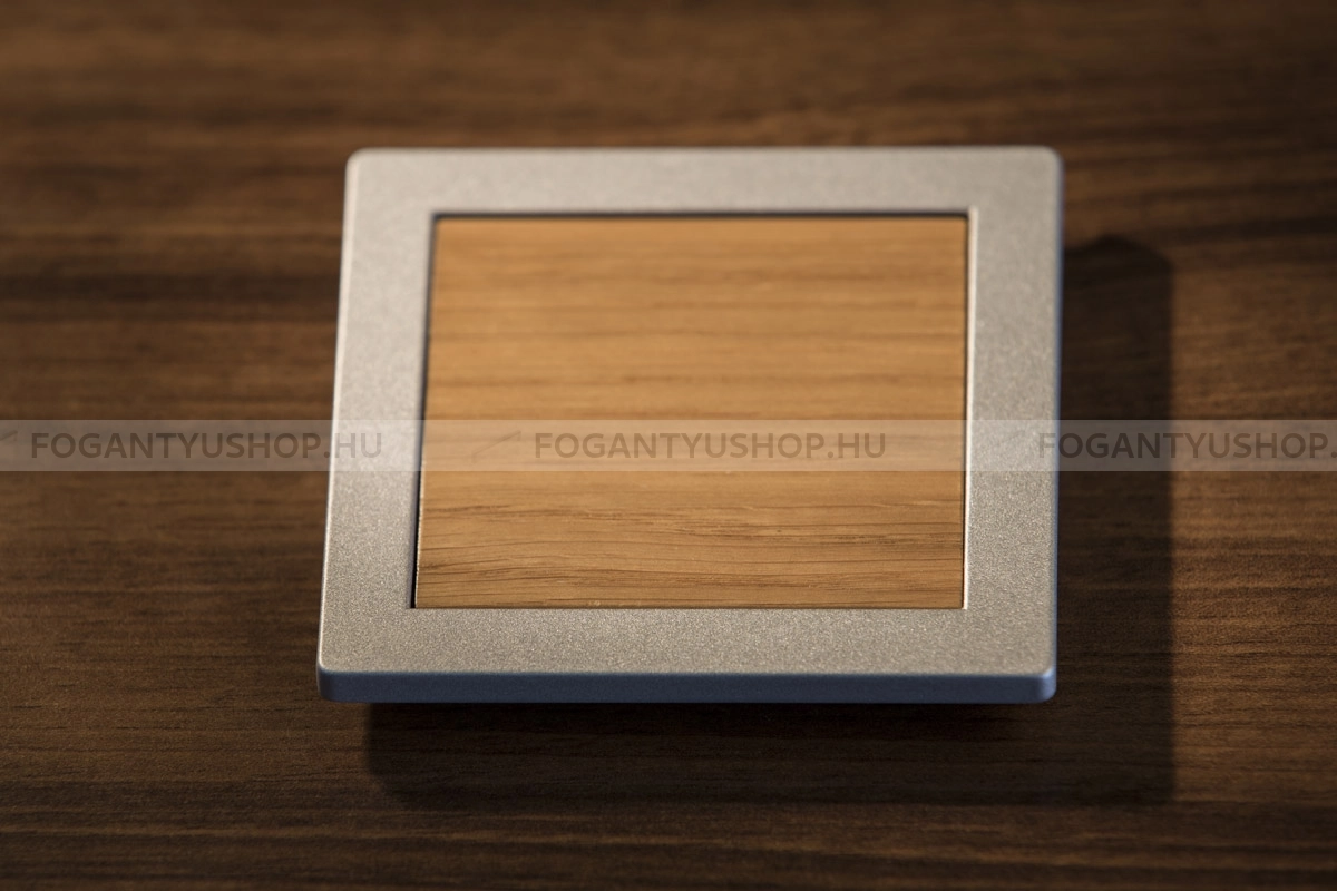 RUJZ DESIGN Bútor fogantyú - 32 501.10 Tölgyfa - furattáv 32 mm - Matt króm MCrL, Tölgyfa hrast - Zamak fém ötvözet, Fa - Fával kombinált fém bútorfogantyú